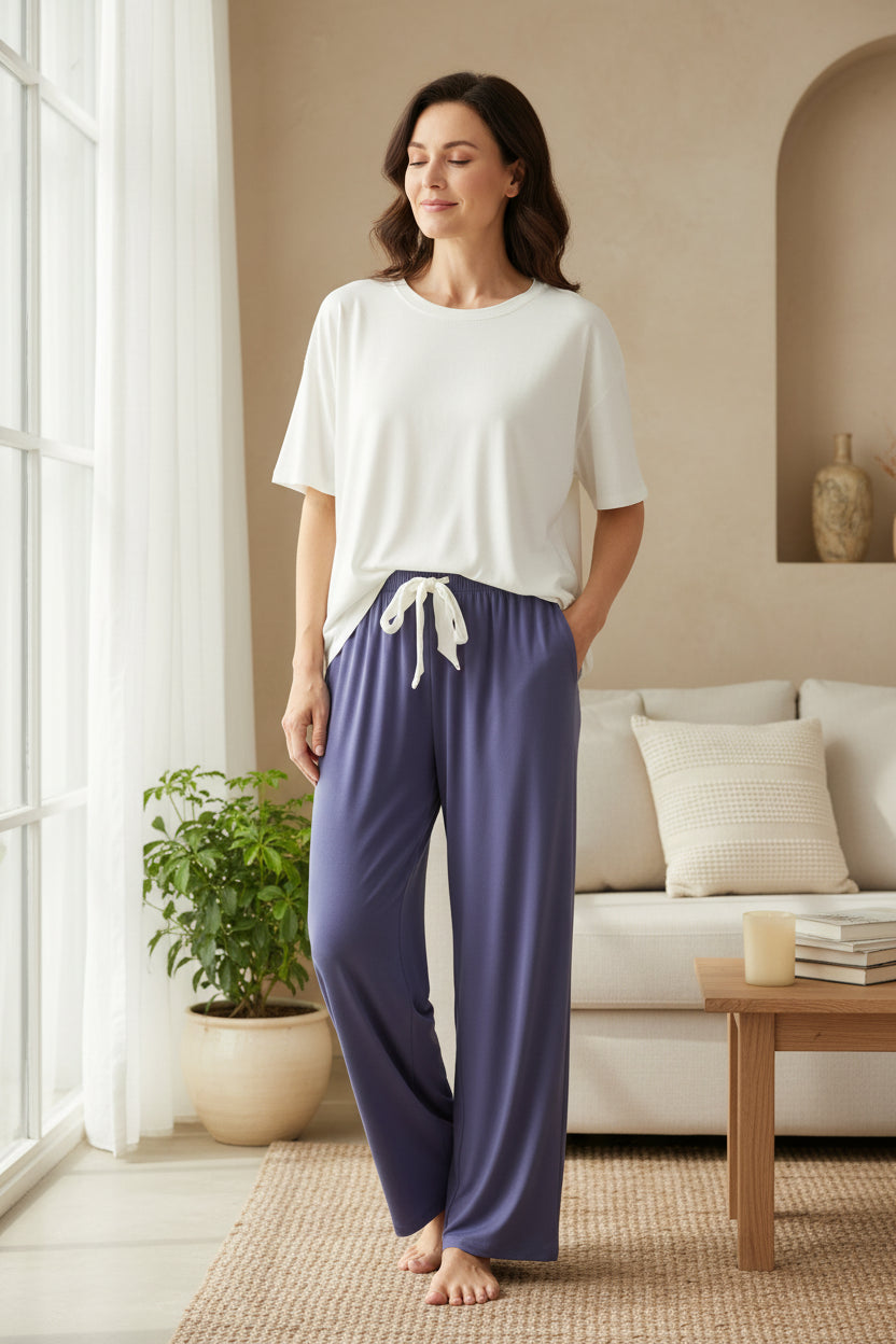Pyjama porté par une femme de 45 ans se sent confortable. 